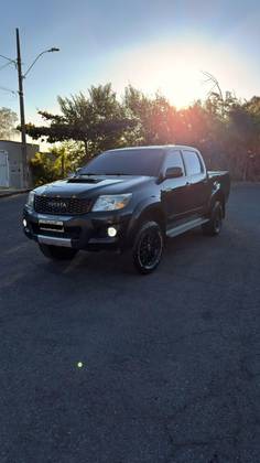 TOYOTA HILUX 3.0 SR 4X4 CD 16V TURBO INTERCOOLER DIESEL 4P AUTOMÁTICO TOYOTA HILUX 3.0 SR 4X4 CD 16V TURBO INTERCOOLER DIESEL 4P AUTOMÁTICO